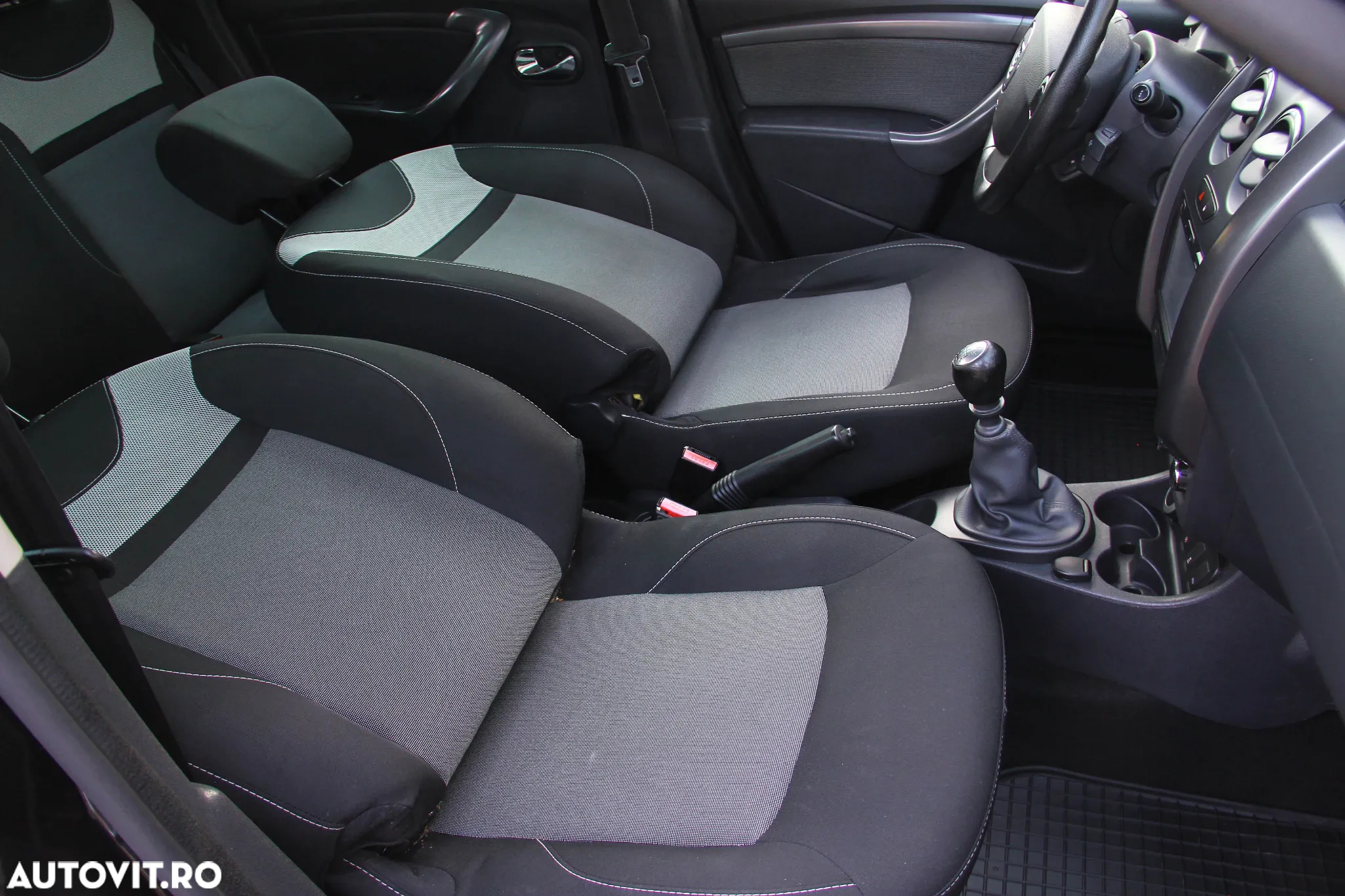 Dacia Duster dCi 110 FAP 4x4 Prestige - 16