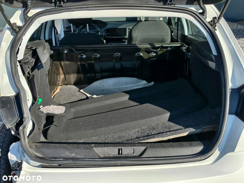Peugeot 308 - 16