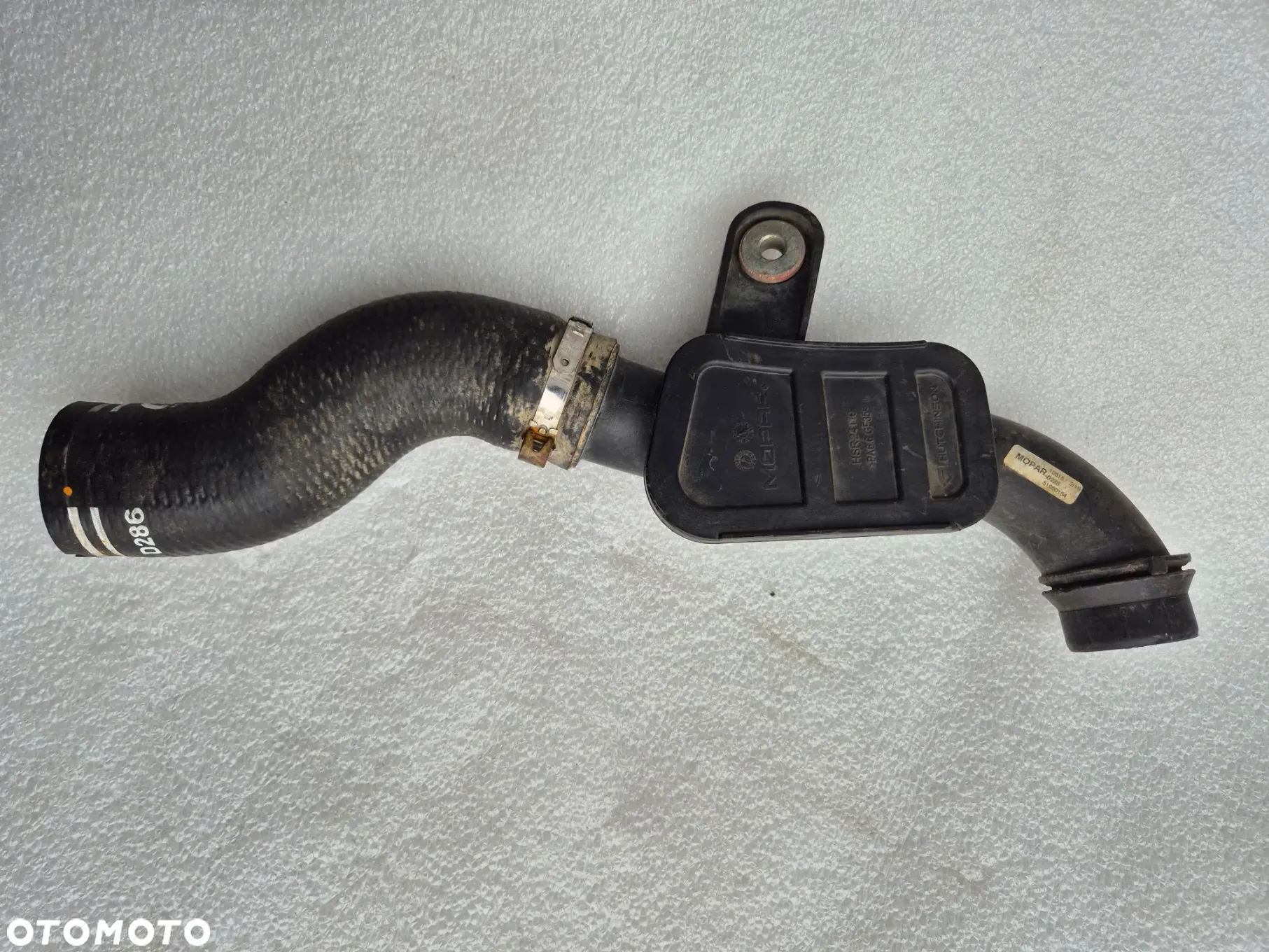 Rura przewód powietrza intercoolera Fiat Jeep 1,4 T-Jet 51960154 - 2