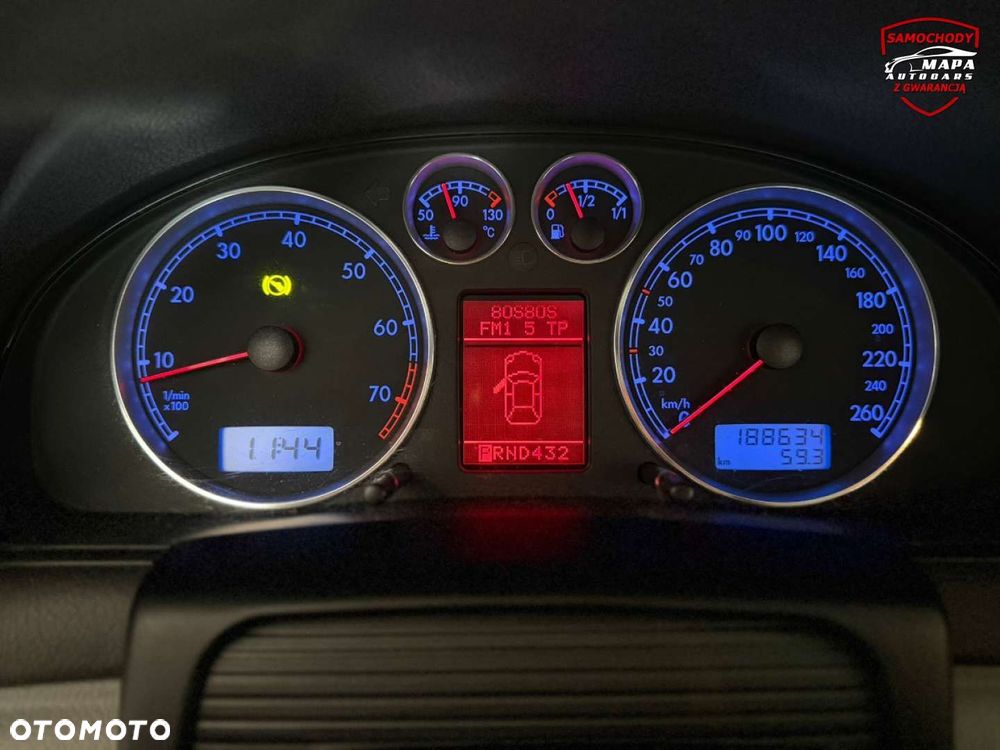 Volkswagen Passat - 31