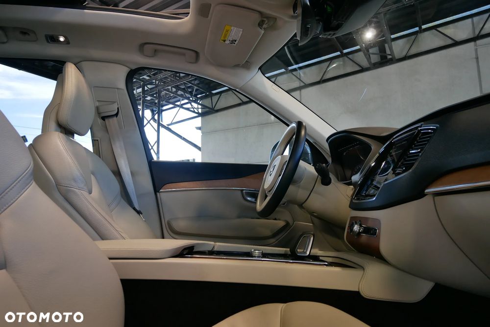 Volvo XC 90 T8 AWD Plug-In Hybrid Inscription 6os - 28