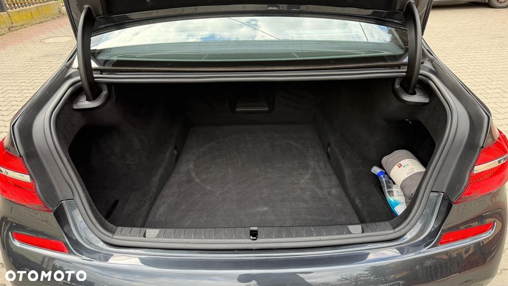 BMW Seria 7 740i - 9