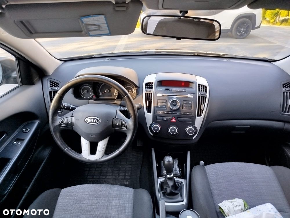 Kia Ceed - 6
