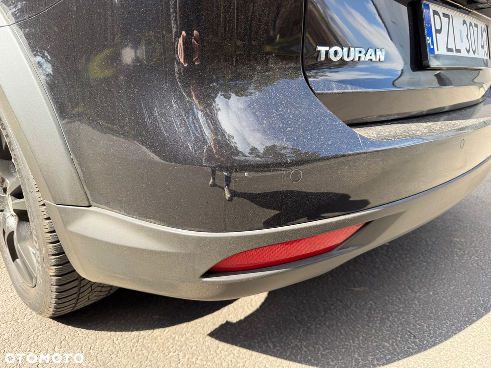 Volkswagen Touran - 12