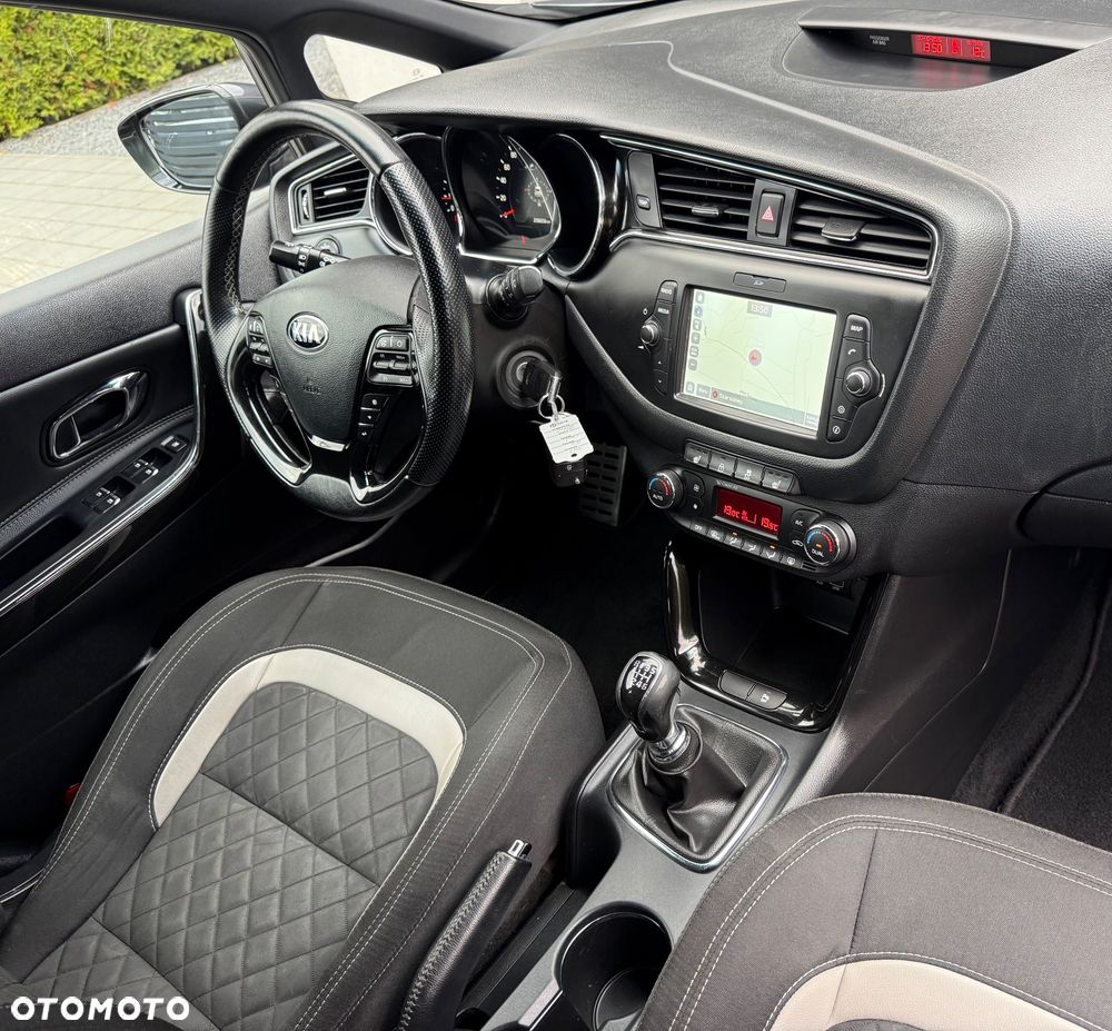 Kia Ceed 1.6 CRDi 136 ISG GT Line - 19