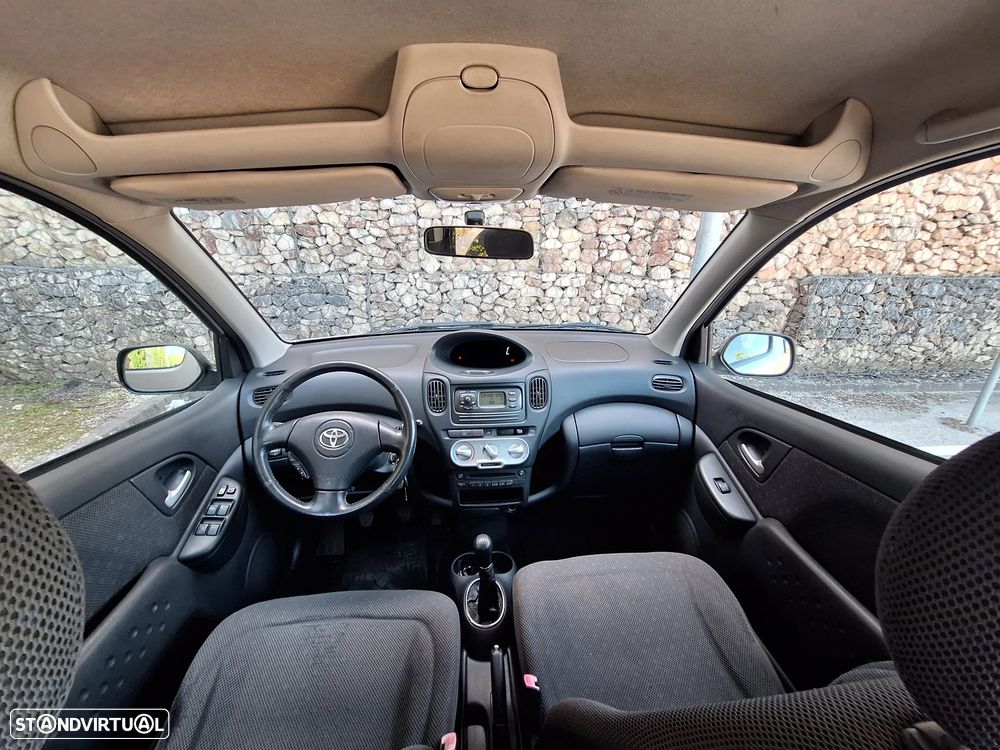 Toyota Yaris Verso 1.4 D-4D Sol - 29