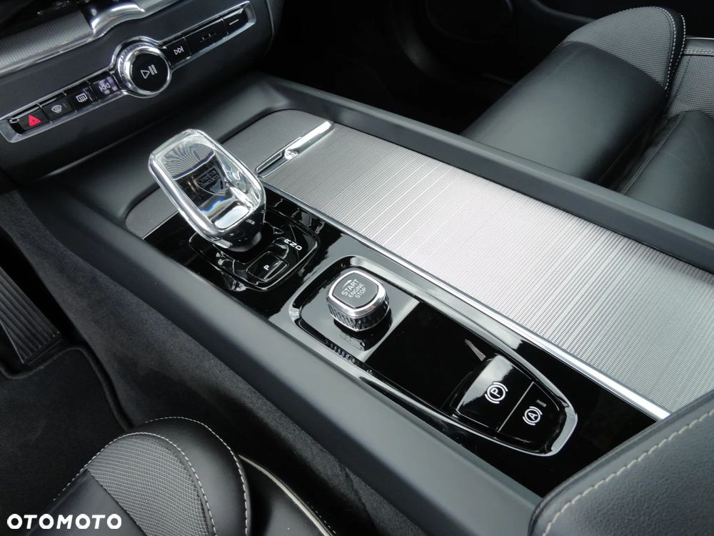 Volvo XC 60 B4 D Geartronic RDesign - 17