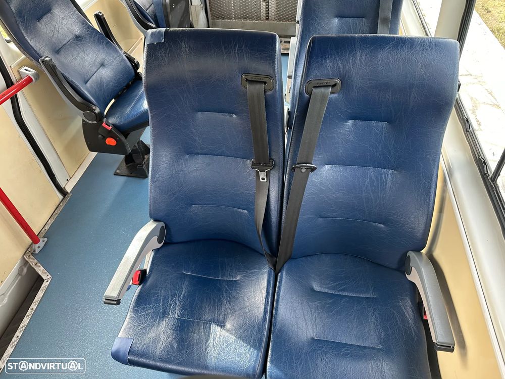 VW LT 35 2.5 TDI 9L/CADEIRA DE RODAS COM PLATAFORMA ELEVATORIA - 21