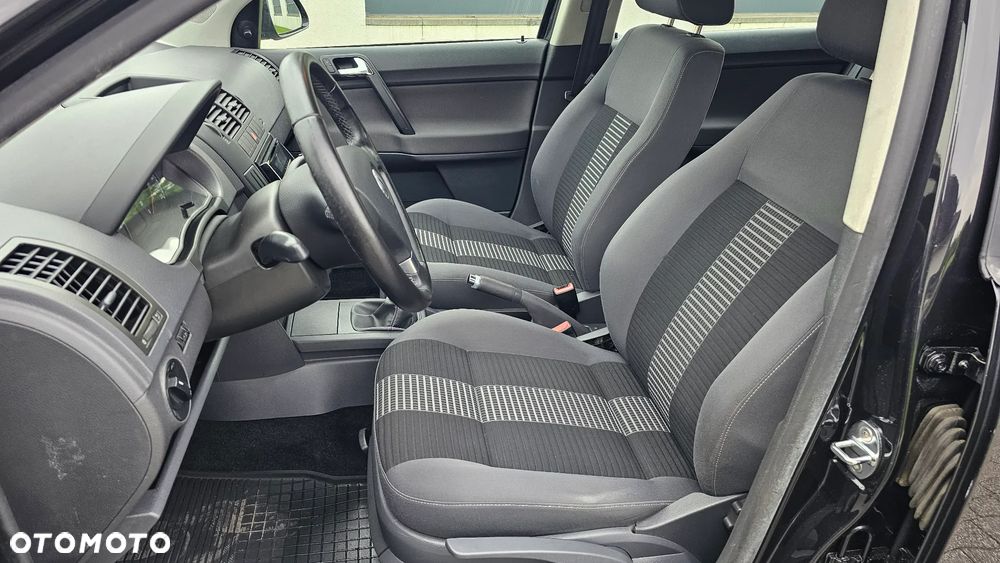Volkswagen Polo 1.4 16V Trendline - 9