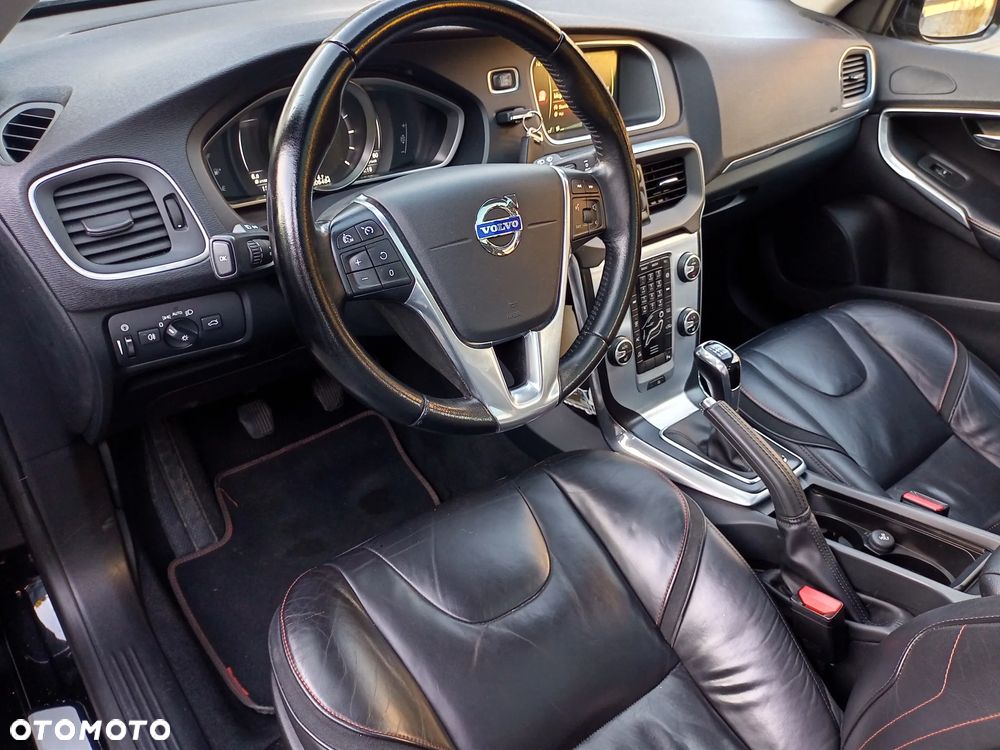 Volvo V40 D2 Drive-E Ocean Race - 13