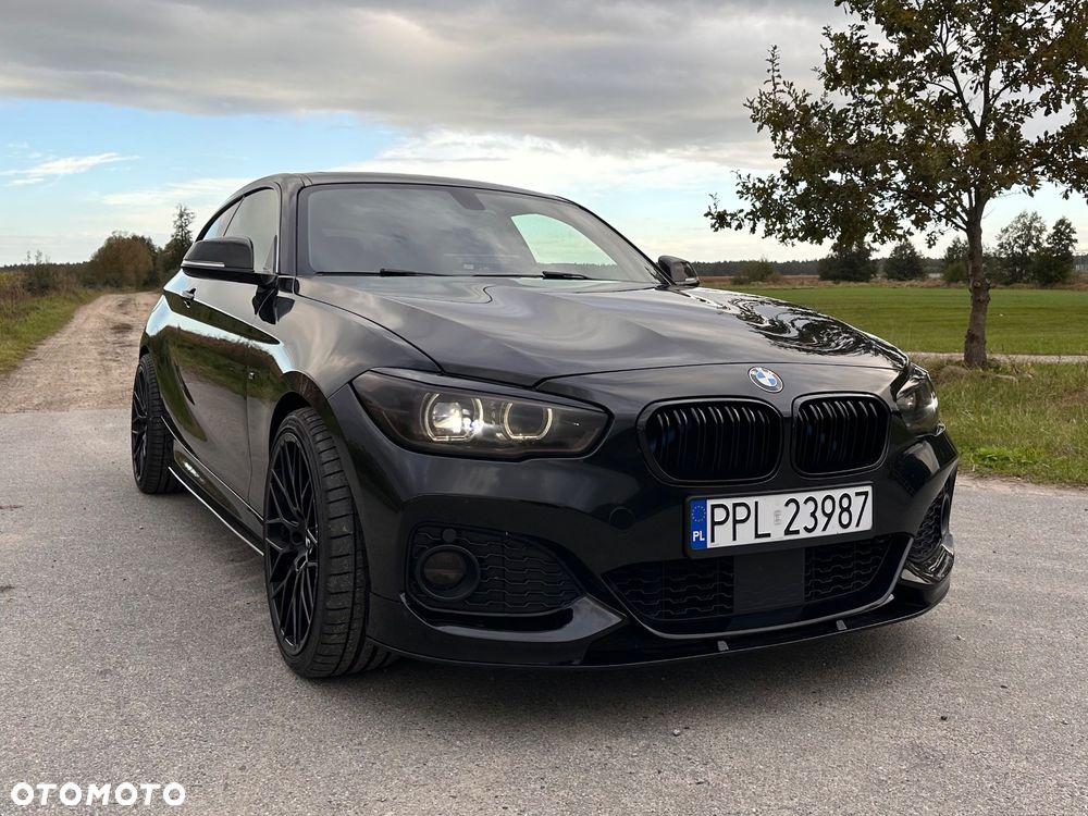 BMW 120I 2018 photo 2