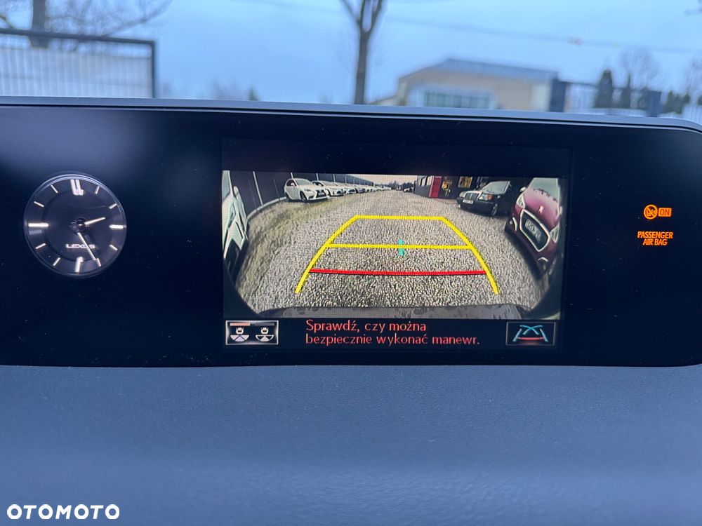 Lexus UX 250h Elegance 2WD - 16