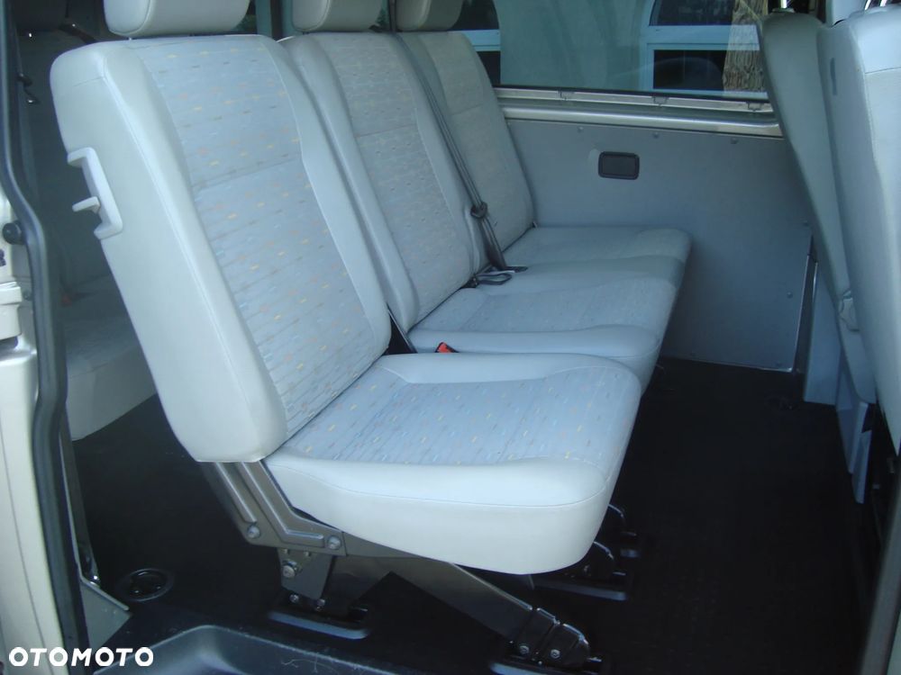 Volkswagen Transporter Caravelle Kurz Trendline - 28