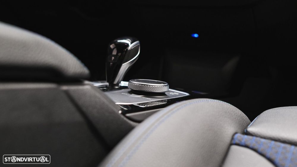 BMW 116 d Pack Desportivo M Auto - 29