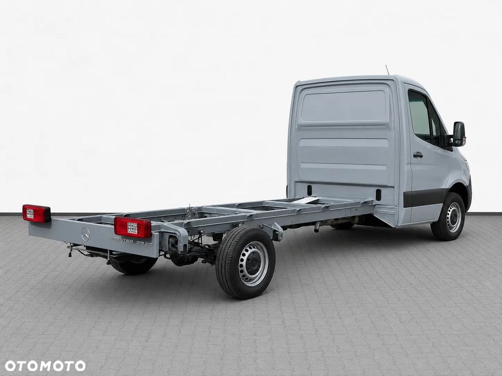 Mercedes-Benz Sprinter - 8