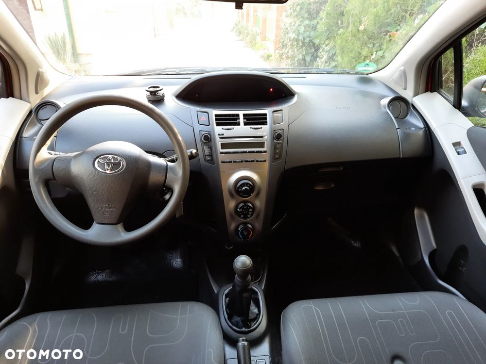 Toyota Yaris - 7