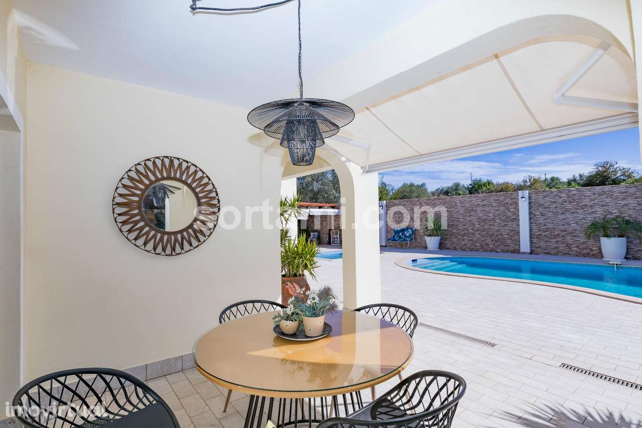 Moradia Isolada T4+1 Venda em Quarteira,Loulé - Grande imagem: 2/36