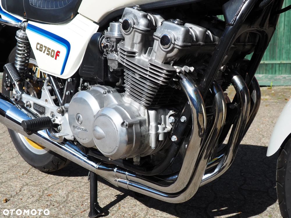 Honda CB - 11