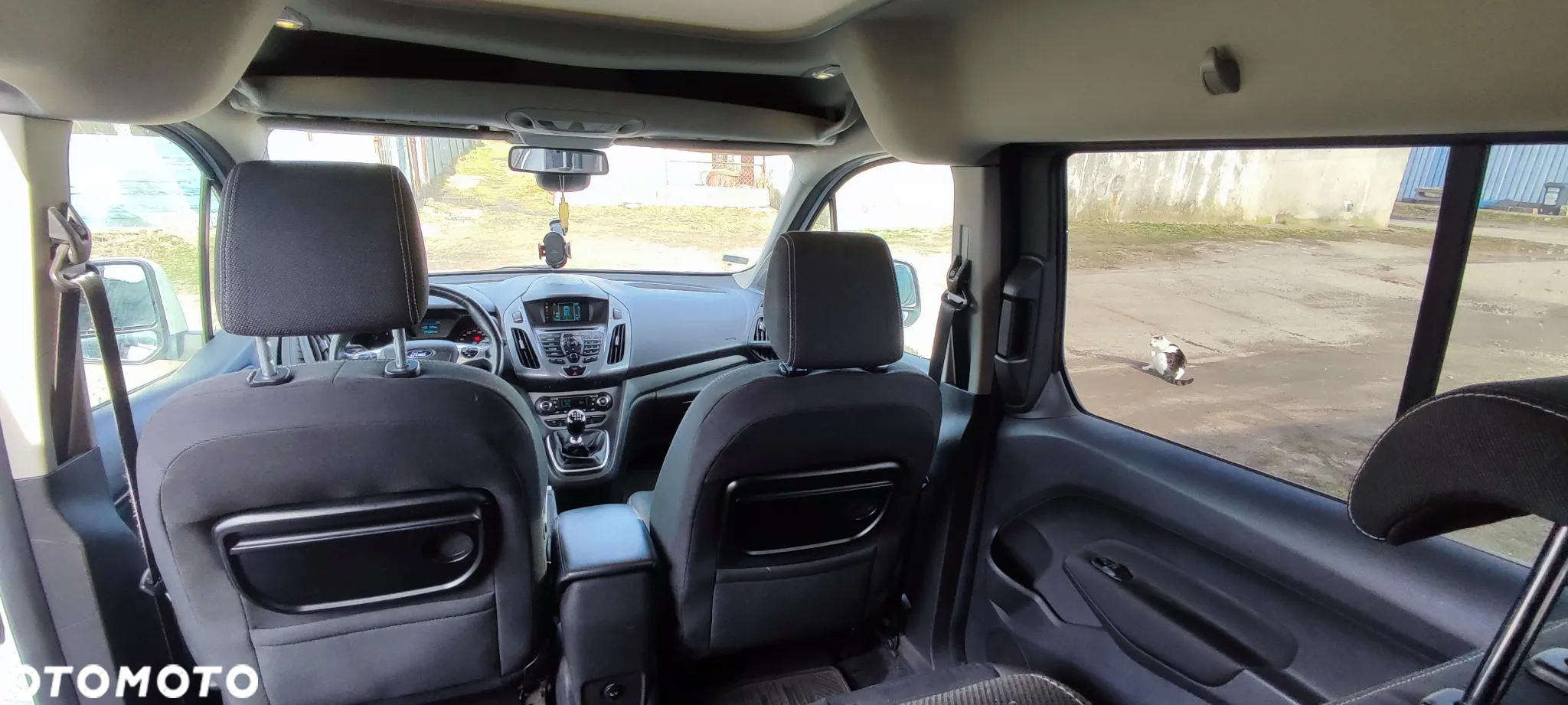 Ford Tourneo Connect Grand - 16