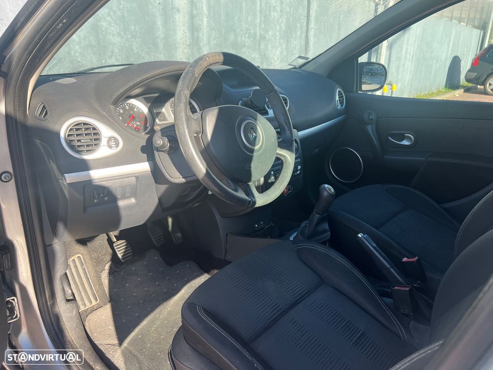 Renault Clio Sport Tourer - 3