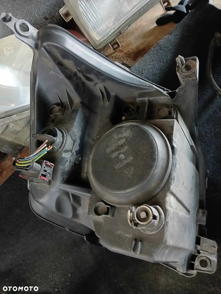 Citroen C2 Lampa przednia lewa, prawa - 10