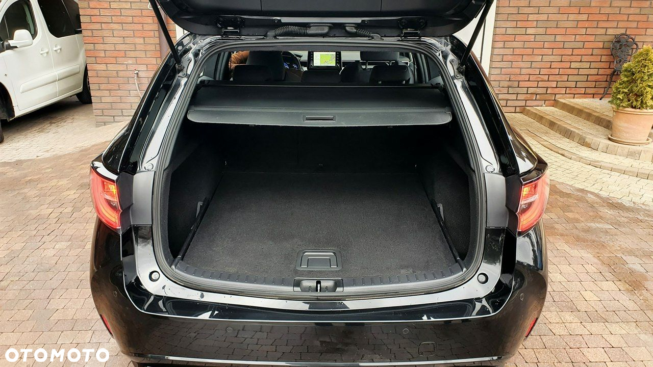 Toyota Corolla 1.8 Hybrid Comfort - 34