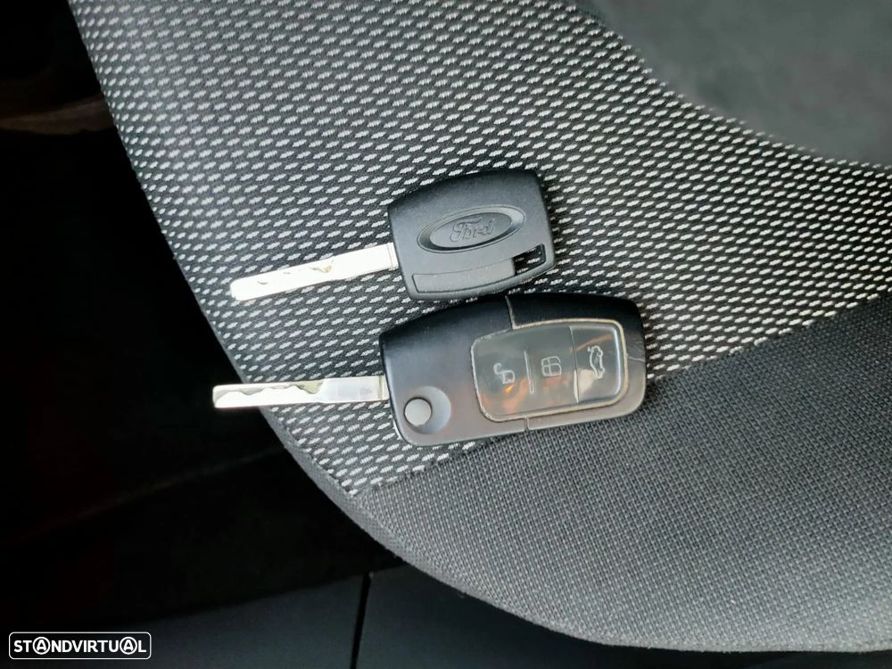 Ford Focus SW 1.6 TDCi Titanium - 14