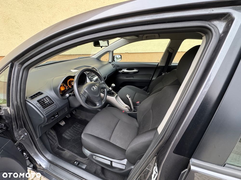 Toyota Auris 1.4 D-4D - 6