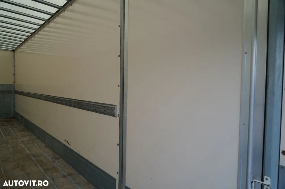 Renault D 210 / 4x2 / CONTAINER / 8,6 M / PODEA RESISTENTĂ / ELEVATOR DHOLLANDIA - 22