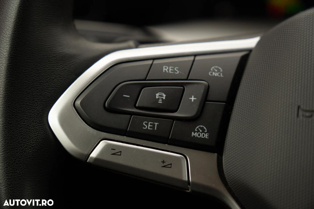 Volkswagen Golf 1.5 eTSI DSG MHEV Life - 12