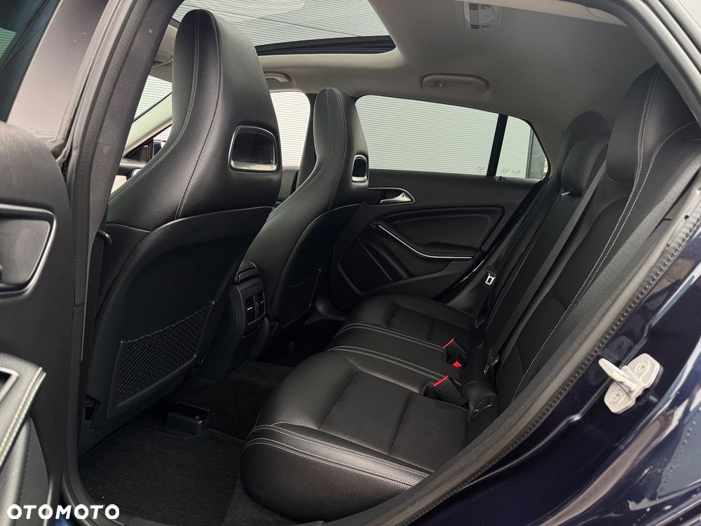 Mercedes-Benz CLA 180 d AMG Line - 20