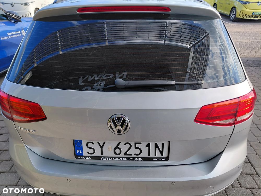 Volkswagen Passat 1.4 TSI BMT Trendline - 18