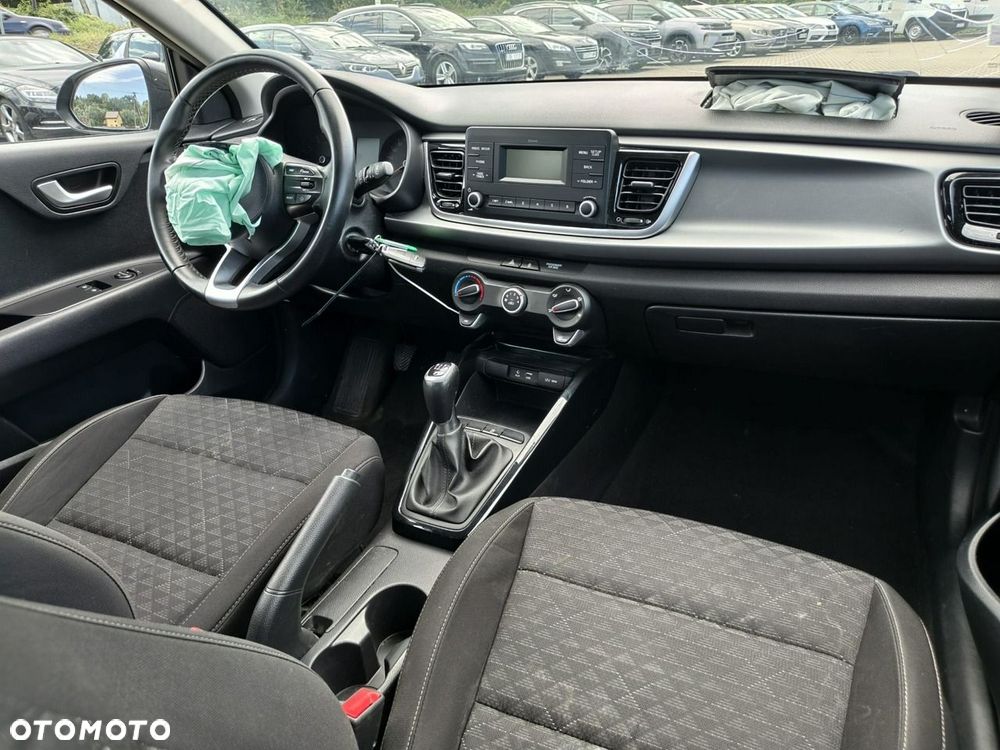 Kia Rio - 12