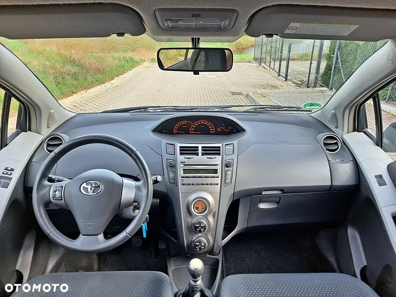 Toyota Yaris 1.33 Sol - 17