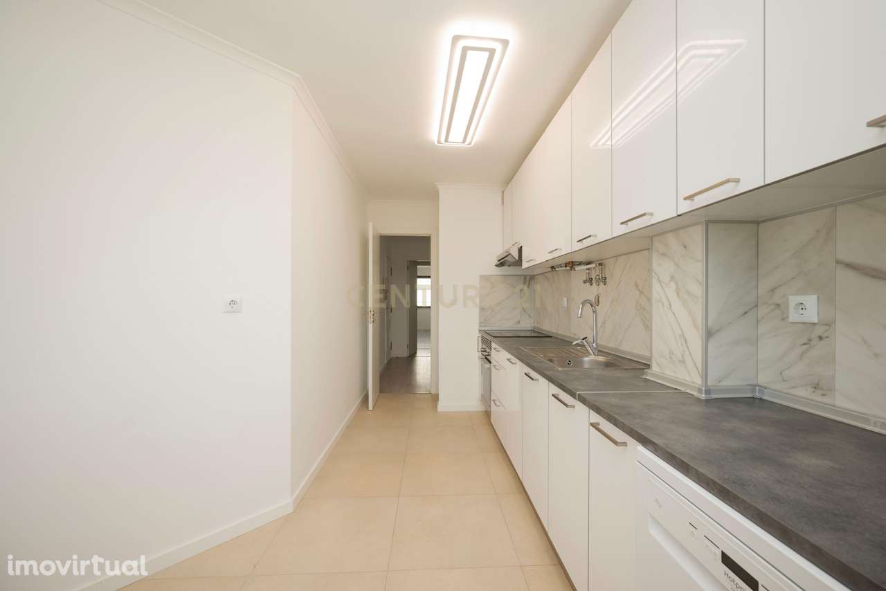 T3 com 117 m2 mais garagem e arrecadação na zona do Alto das Vinhas - Grande imagem: 5/26