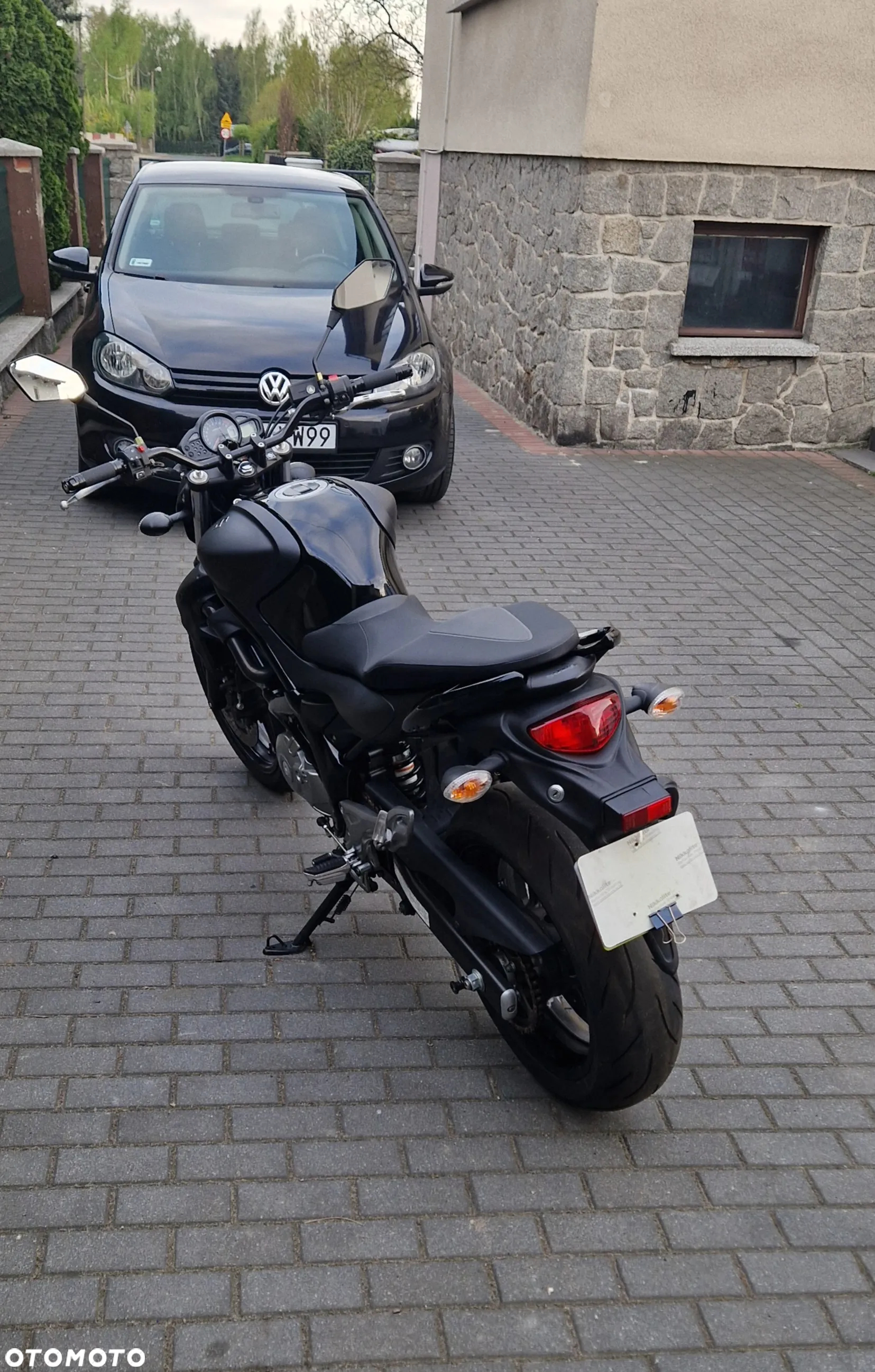 Suzuki Gladius - 8