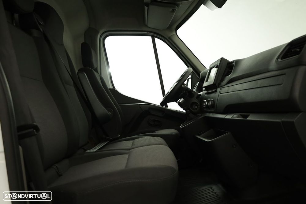 Renault master ver-2-3-dci-l2h2-3-5t - 17