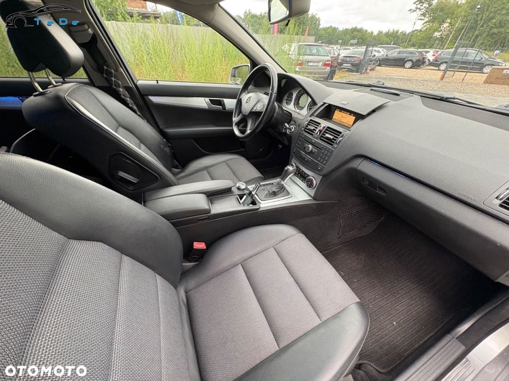 Mercedes-Benz Klasa C 180 Kompressor Automatik BlueEFFICIENCY Avantgarde - 32