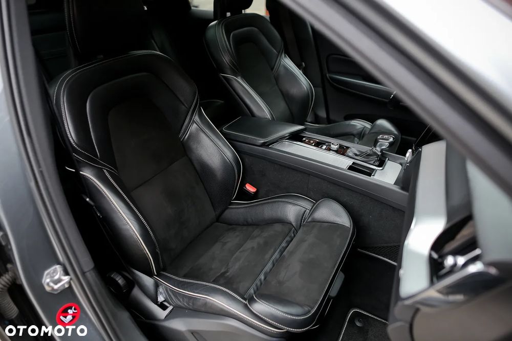 Volvo XC 60 D4 SCR AWD R-Design - 25