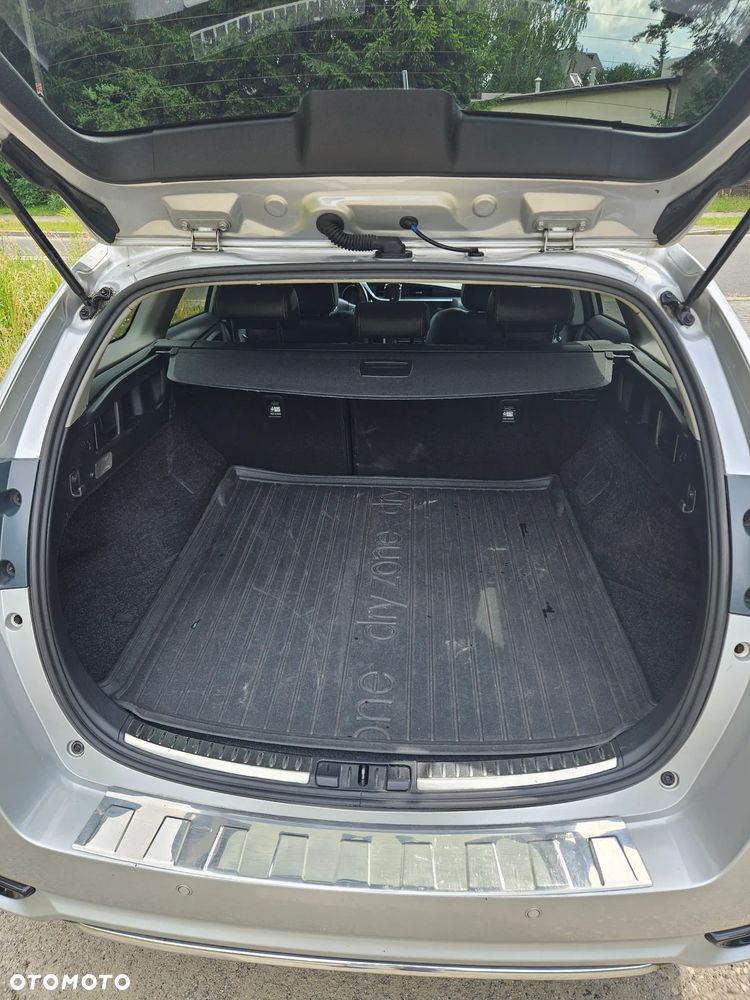 Toyota Auris Hybrid 135 Premium - 16