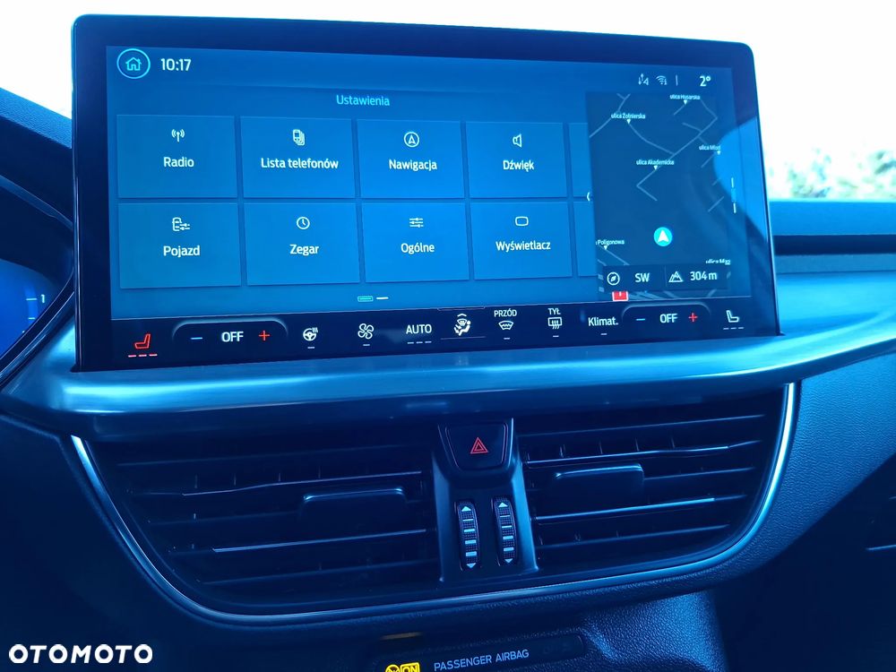 Ford Focus 1.0 EcoBoost Hybrid TITANIUM X - 26