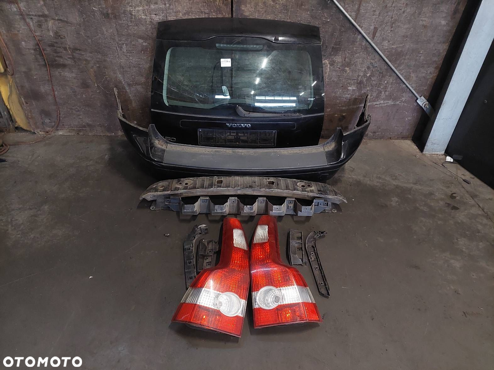 KOMPLETNY TYŁ VOLVO V50 I - 13