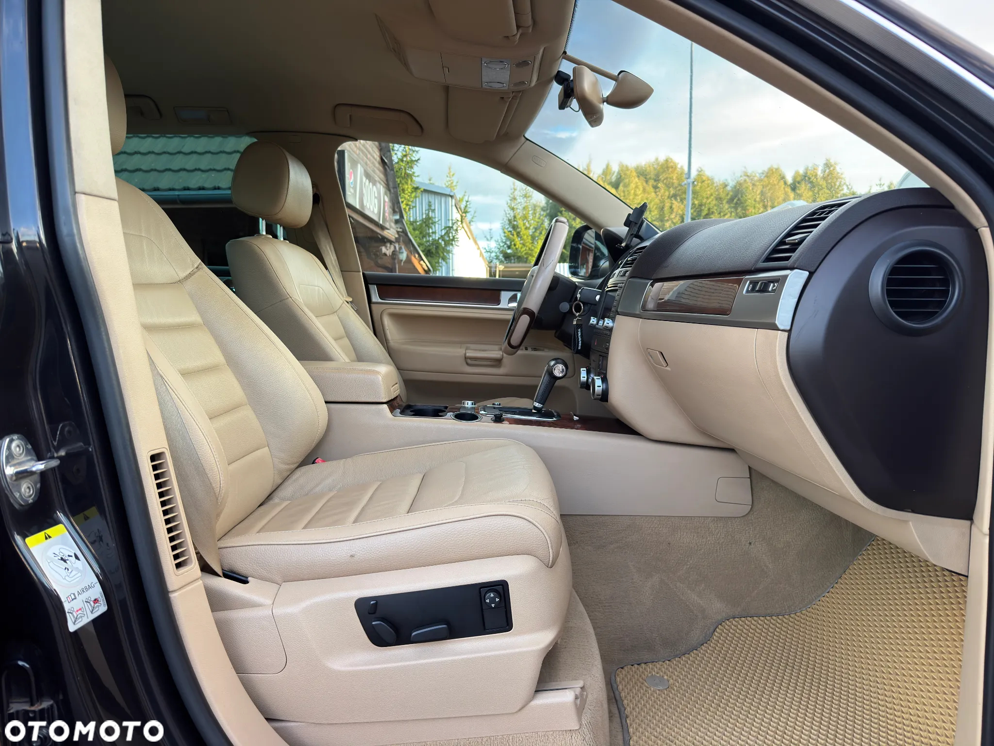 Volkswagen Touareg - 13