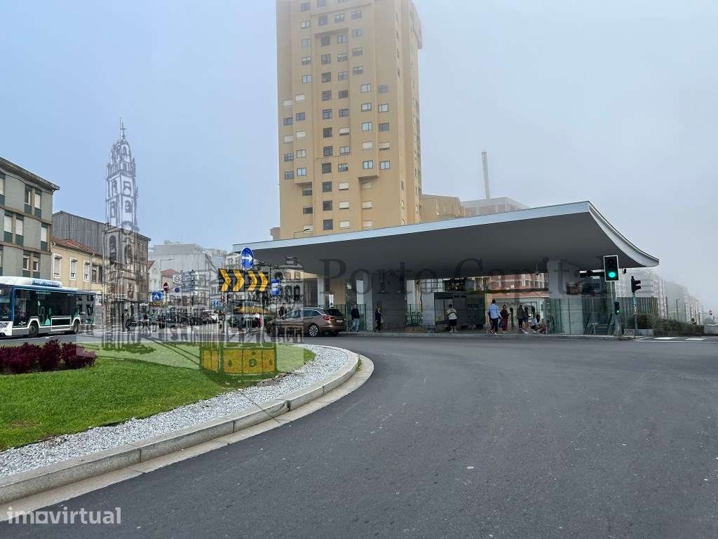 EXCELENTE ESPAÇO COMERCIAL COM 25M2 À BEIRA DA LINHA DO METRO, PERT... - Grande imagem: 3/27