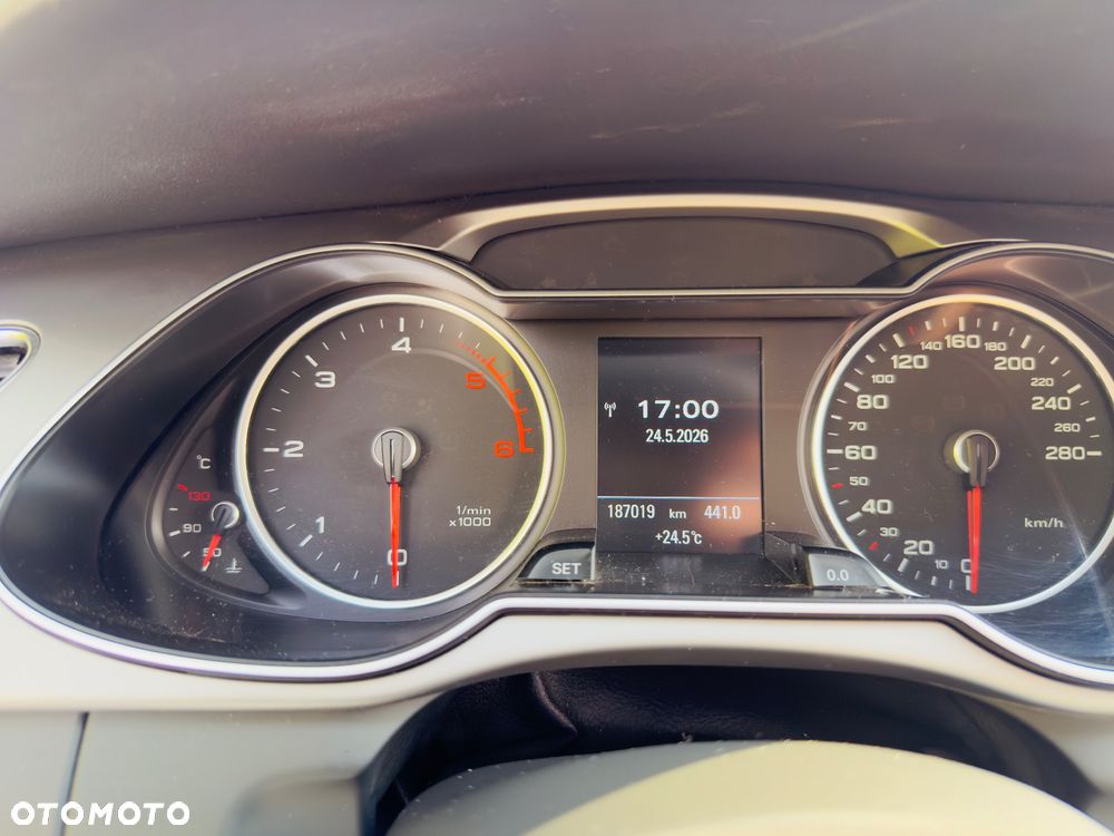 Audi A4 Avant 2.0 TDI DPF quattro S tronic Attraction - 8