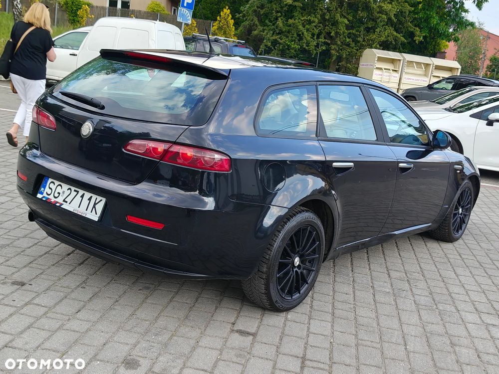 Alfa Romeo 159 1.9 JTDM 8V DPF Distinctive - 30