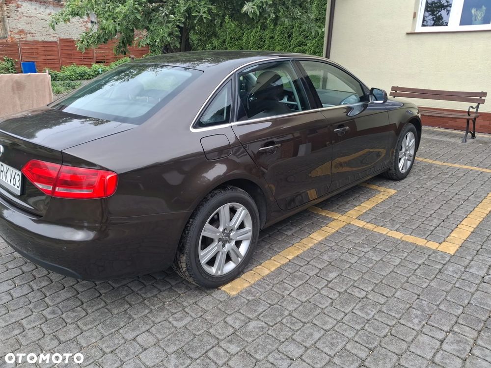 Audi A4 Limousine - 7