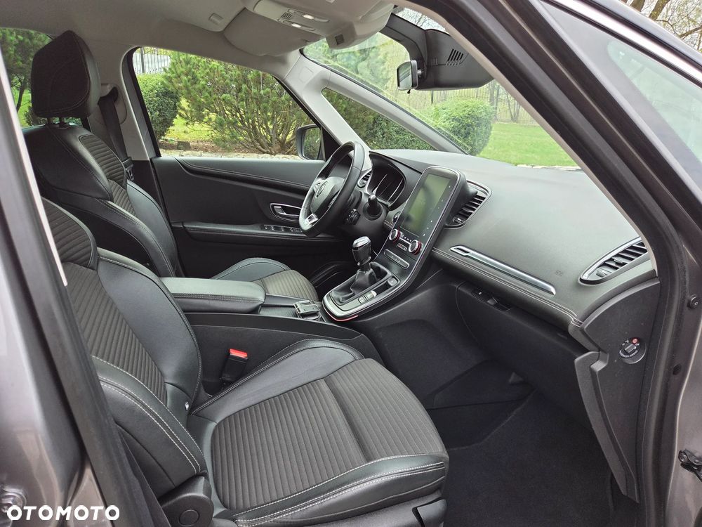 Renault Grand Scenic - 18