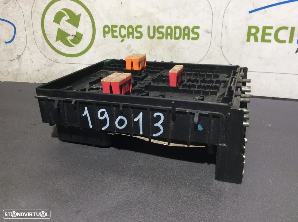 Caixa de Fusíveis VW Touran 2.0TDi 136cv  1K0937124H - 1