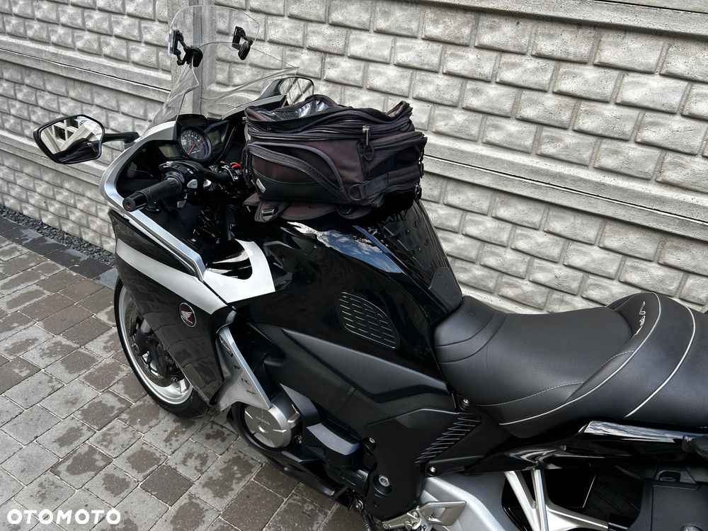 Honda VFR - 11